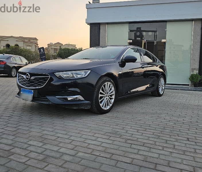 Opel Insignia 2019 1