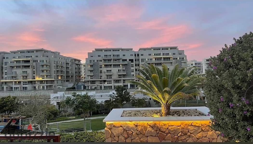 Immediate delivery of an apartment in Mountain View, Fifth Settlement, behind AUC and directly next to Palm Hills, minutes from Mivida, with a private 3