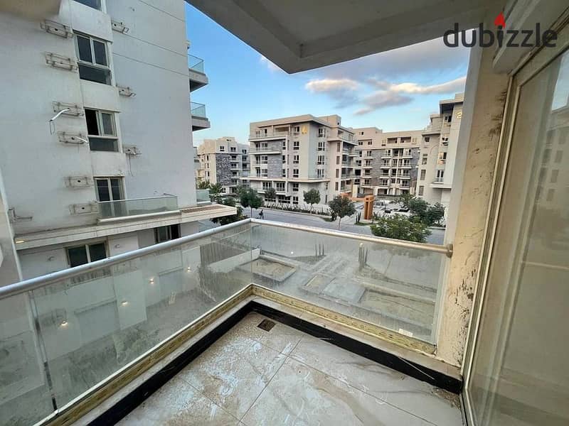 Immediate delivery of an apartment in Mountain View, Fifth Settlement, behind AUC and directly next to Palm Hills, minutes from Mivida, with a private 5