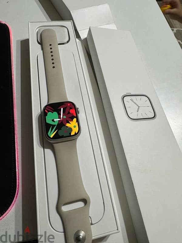 apple watch series 7 like new b:95% 1