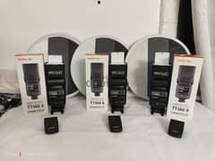 3 Godox TT560ii used like new + 3 flash disk + 2 chargers, 8 Batteries