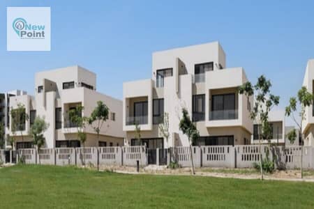 In front of the International Medical Center, own a Stand Alone 5-room villa in a fully serviced compound in Shorouk