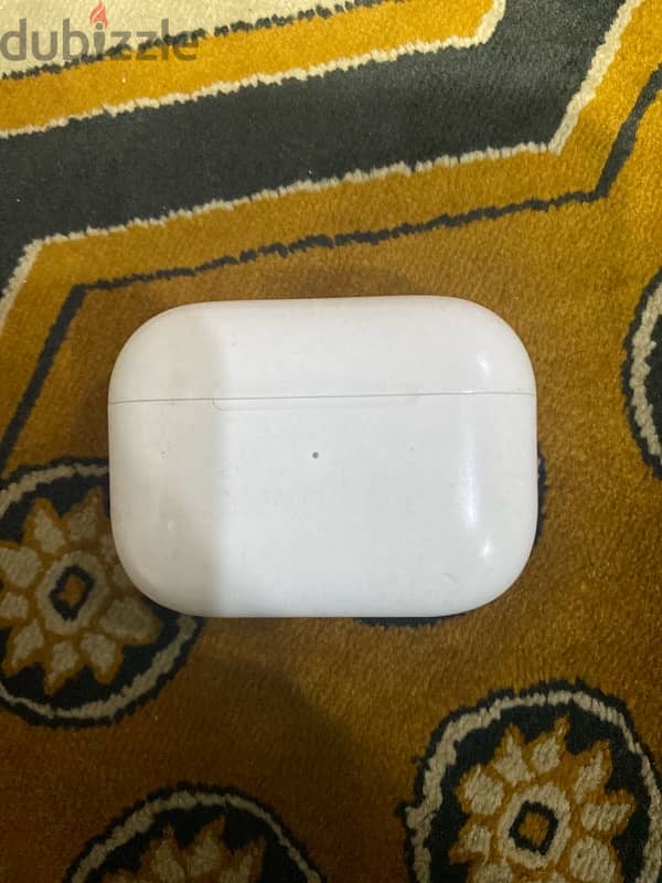 Apple AirPods Pro 1 Generation Original case & Right Only 1