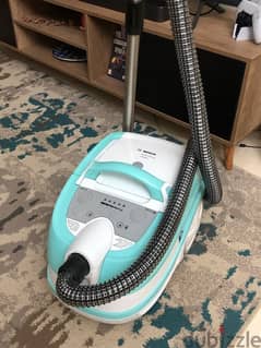 Bosch Vacuum Cleaner 2000W Series 4