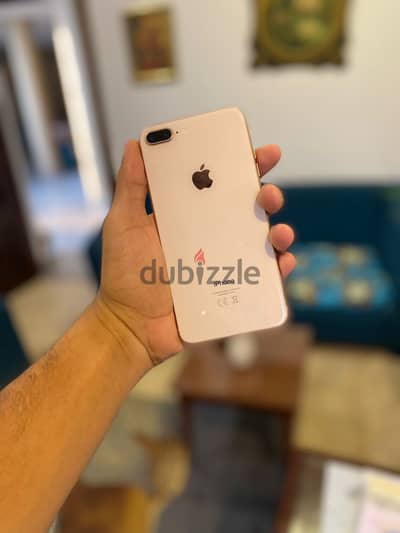 Iphone 8 plus ماتفتحش شبه الجديد