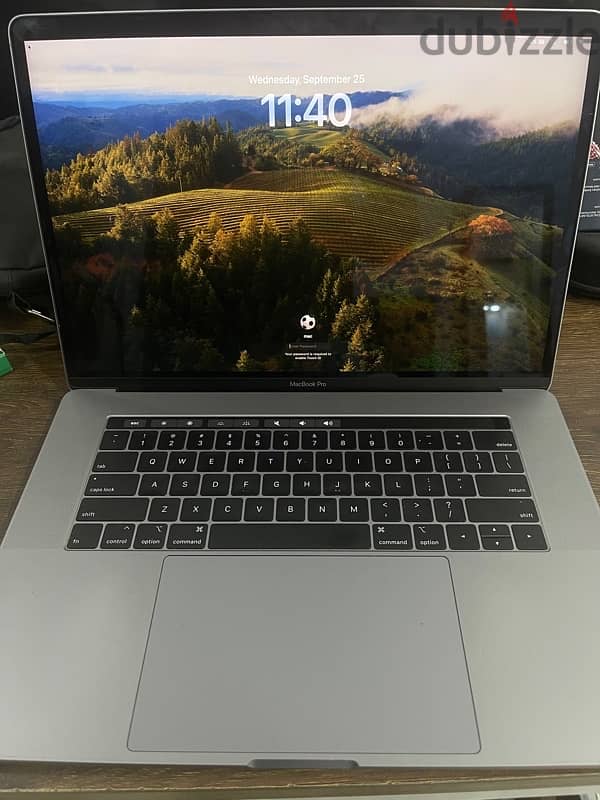 Macbook pro i9  2019  Touch Bar 0