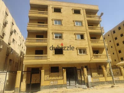 Building for sale Fifth Settlement Lotus minutes from Al-Nawadi Street minutes from the southern ninety The land area is 800 m