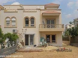 Furnished twin house for rent in Greens Compound - Sheikh Zayed. Building area: 303 square meters. Land area: 360 square meters. Location on a lake - 5