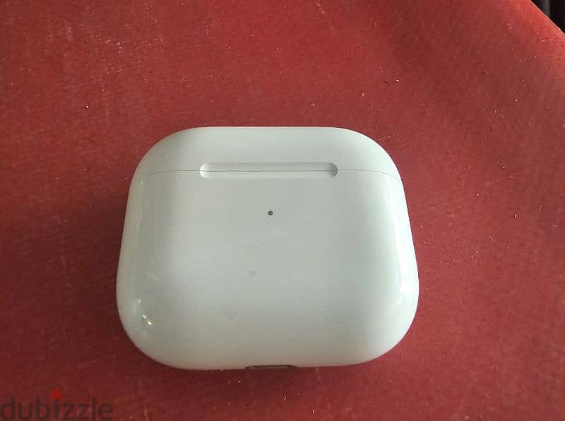 Apple airpods 3 حالة ممتازة بكامل حاجتها 1