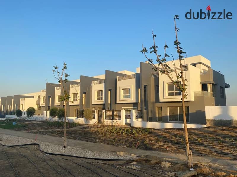 Townhouse middle 256M at Hyde Park for sale Fully Finished 3