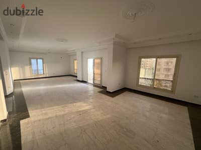 Apartment for rent administrative on Gamal Abdel Nasser Street The apartment is second floor, an area of 200 m