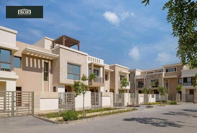 Townhouse for sale at a price lower than an apartment in Taj City for quick sale. new cairo 1