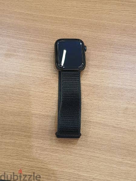 Apple Watch SE 1st Gen 44mm 2