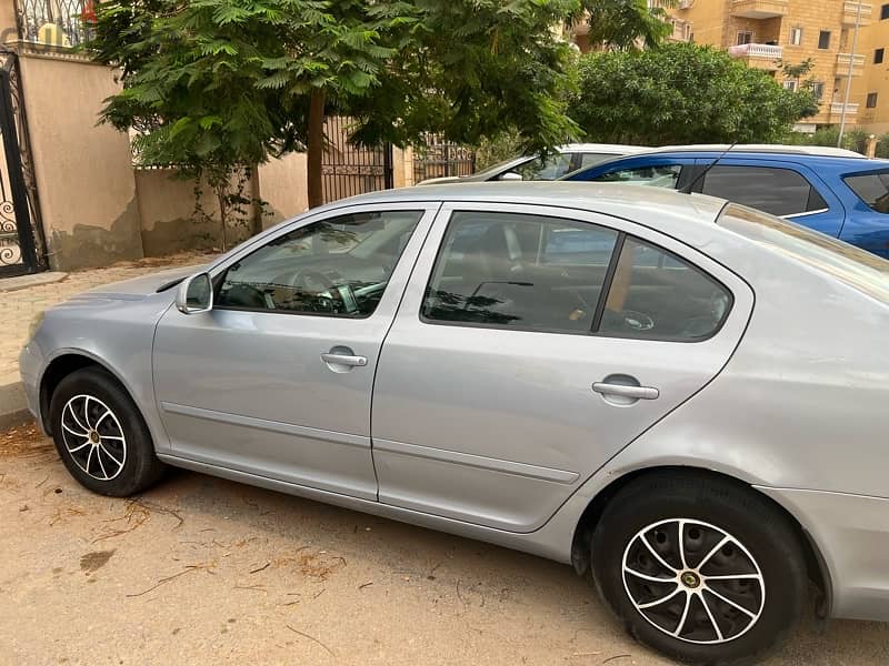 Skoda Octavia 2011 1