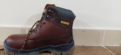 DEWALT SHOSE SIZE 41 new 0