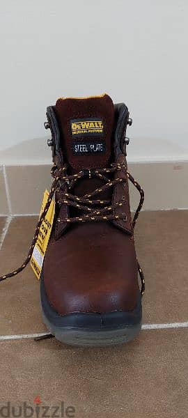 DEWALT SHOSE SIZE 41 new 5