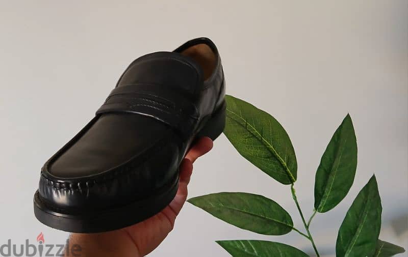 حذاء جلد طبيعي مستورد ماركة كلاركس clarks 4