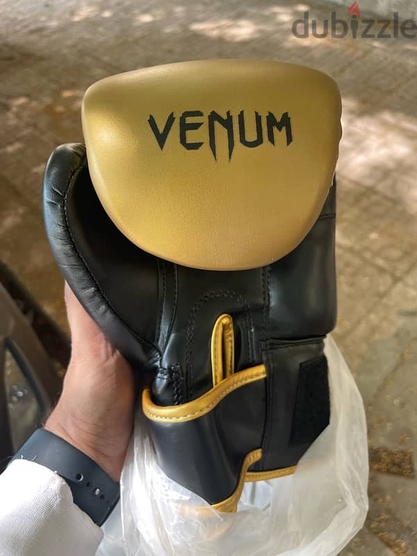 Venum Original Boxing Gloves 3