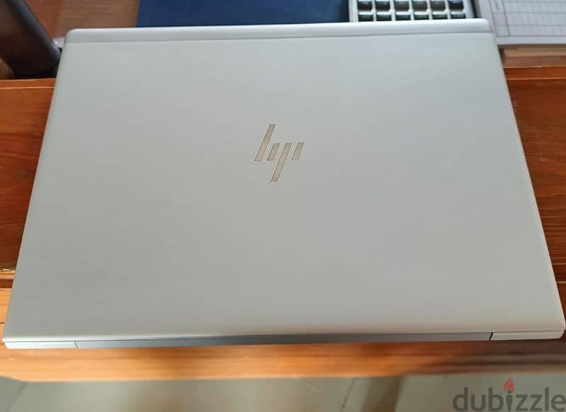 HP  Elitebook 5 like new 0