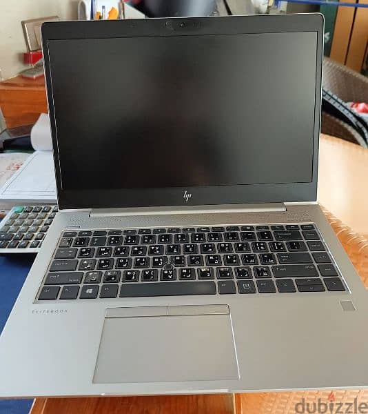 HP  Elitebook 5 like new 1