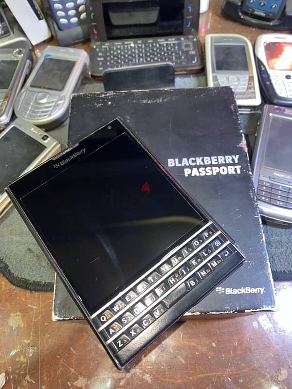 بلاك بيري باسبورت BlackBerry Passport 1