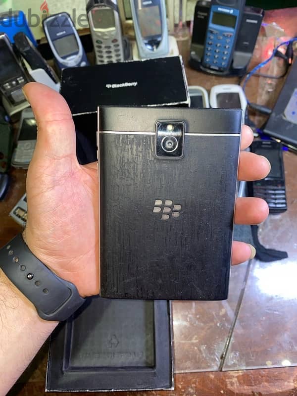 بلاك بيري باسبورت BlackBerry Passport 6