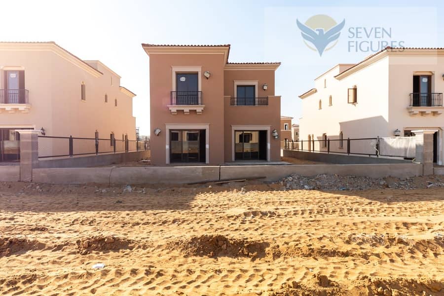 Villas For Sale in City Gate with Nanny Room 320 bua 464 land 4