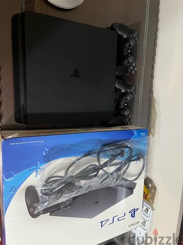 ps4 PlayStation 4 slim 1TB with box بلايستيشن ٤ سليم ١ تيرا 1