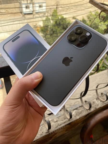 2iphone 14pro128g black and purple ||ايفون ١٤برو١٢٨جيجا 11