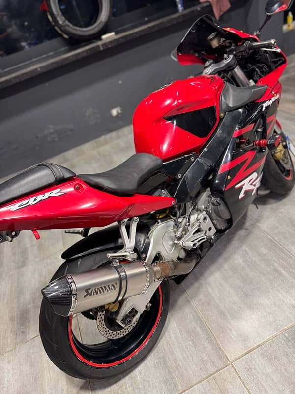 Honda CBR 954 1