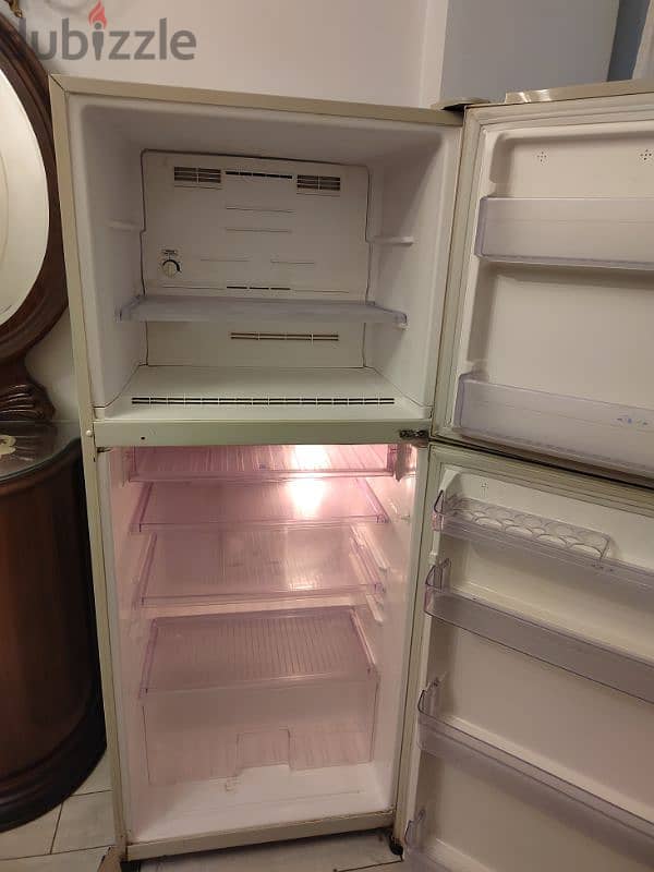 Toshiba Fridge / Very Good Condition 4