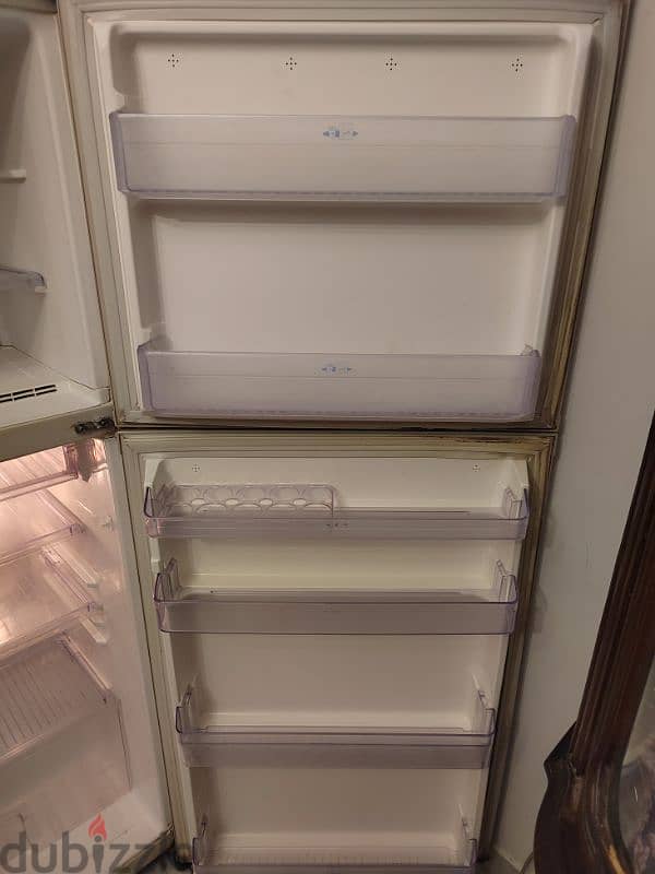 Toshiba Fridge / Very Good Condition 5