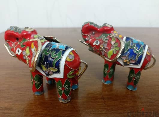 An old cloisonné elephant in good condition 2