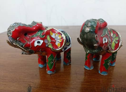 An old cloisonné elephant in good condition 3