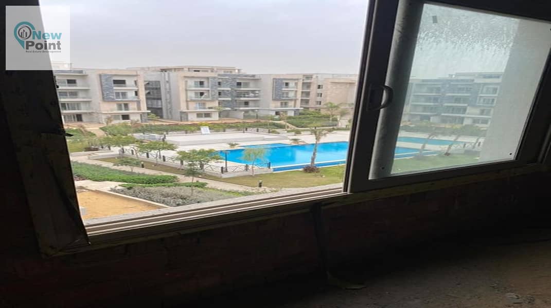 3 bedroom apartment, prime location, for sale in a fully serviced compound, wall by wall, with Mivida, Galleria Compound 4