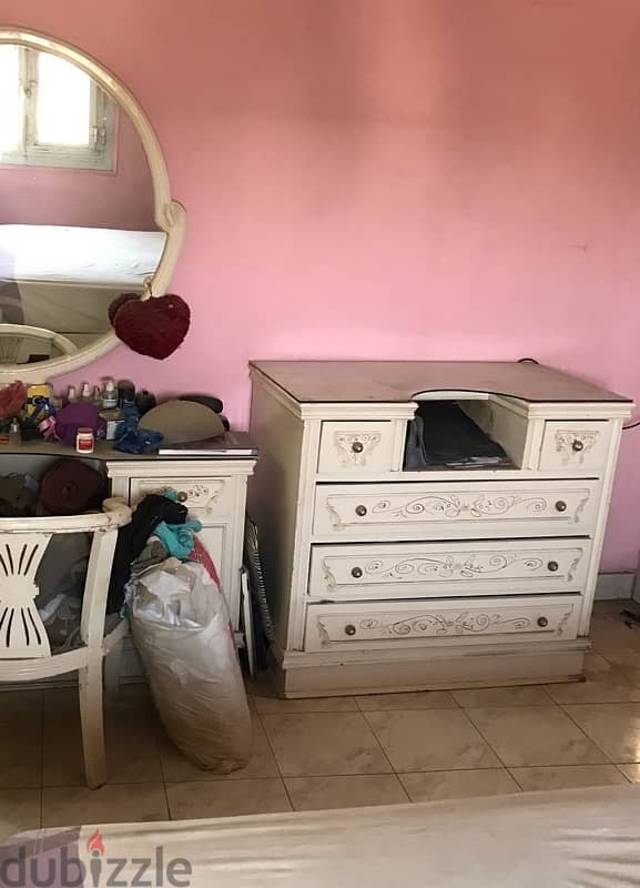 Full Bedroom Furniture in very good Condition 3