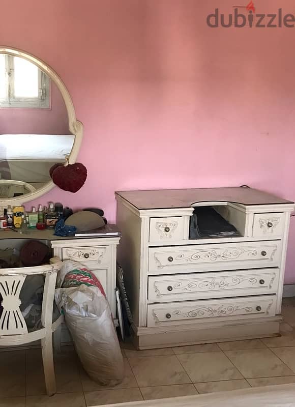 Full Bedroom Furniture in very good Condition 5