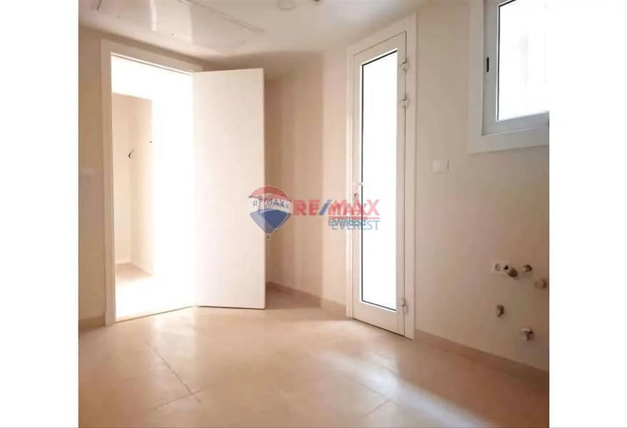 2Br Luxury apartment for rent in Pyramids Hills 4