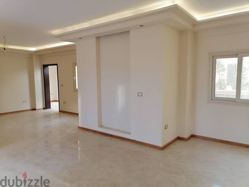 فيلا مستقله500م متشطبه +حمام سباحه في التجمعVilla Resale In New Cairo 2