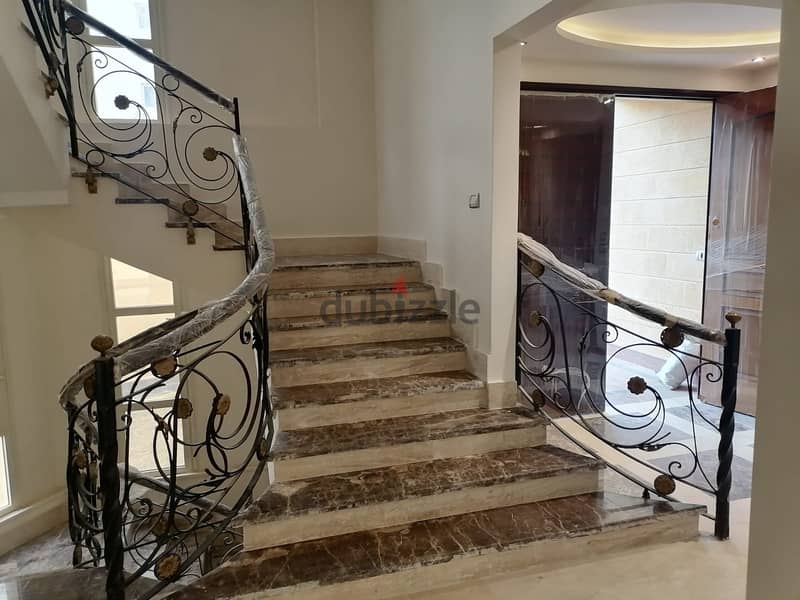 فيلا مستقله500م متشطبه +حمام سباحه في التجمعVilla Resale In New Cairo 3