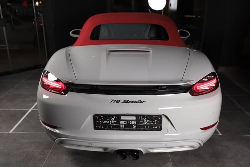 Porsche Boxster 718 2024 3