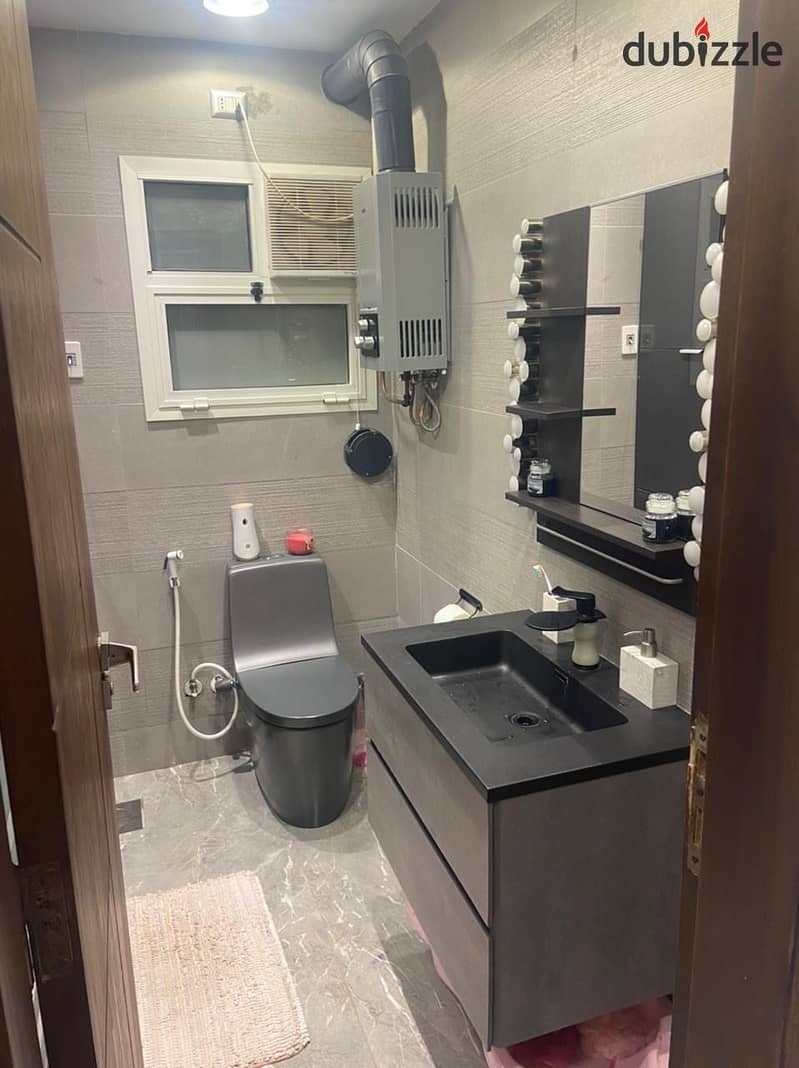 For sale in Madinaty, apartment 124 m _ B6 in Madinaty     The city center is a few steps from South Park, the mosque, and Mahmoud Al-Far  124 metres 7