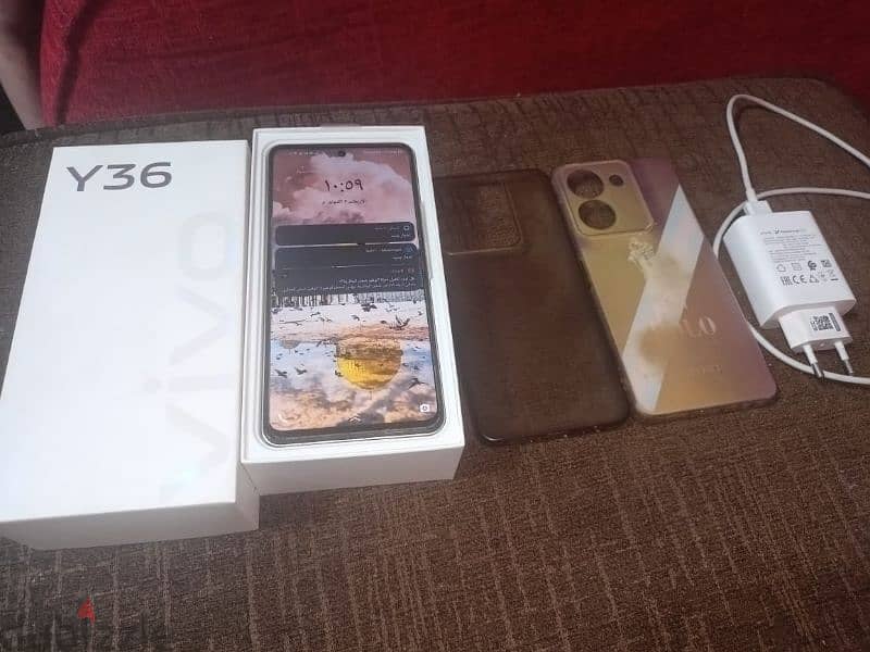 vivo y36.  كسر زيرو بجميع مشتملاته والكرتونه والشاحن الاصلي 1