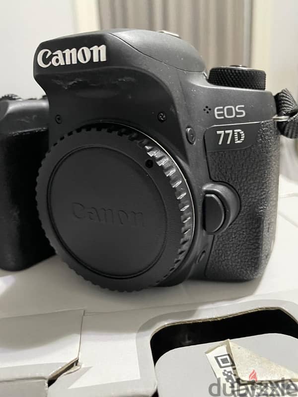 canon 77D with lens 50mm 0