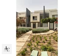 Townhouse 208m For Sale prime location With The Lowest Price best Phase In Hyde Park Fifth Settlement