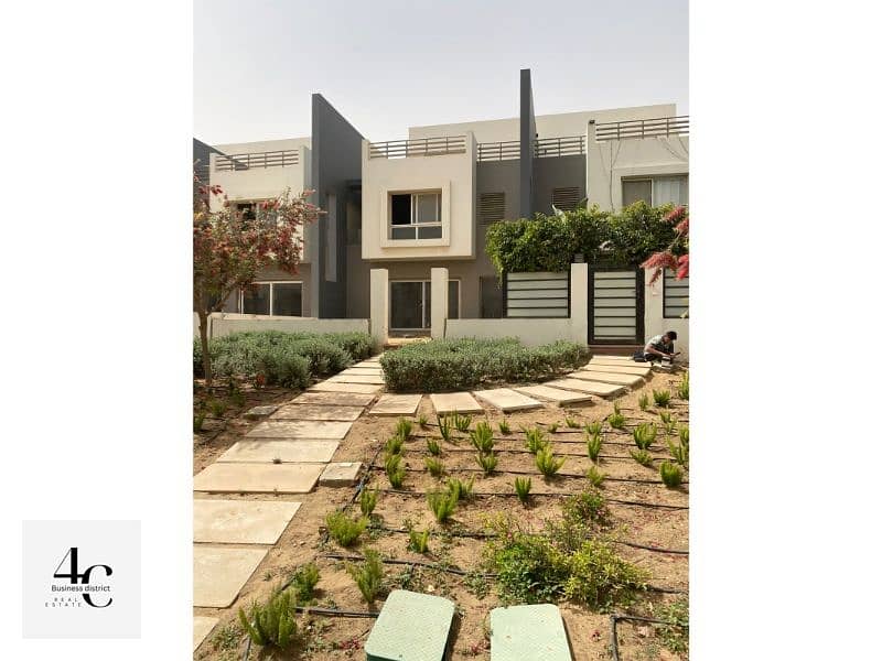 Townhouse 208m For Sale prime location With The Lowest Price best Phase In Hyde Park Fifth Settlement 0