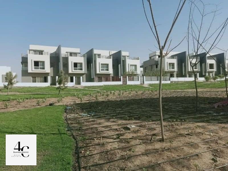 Townhouse 208m For Sale prime location With The Lowest Price best Phase In Hyde Park Fifth Settlement 5