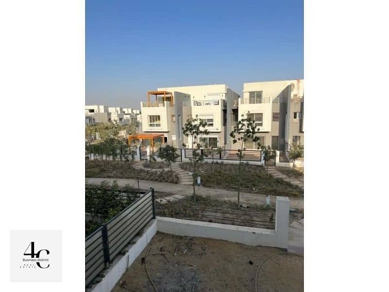 Townhouse 208m For Sale prime location With The Lowest Price best Phase In Hyde Park Fifth Settlement 6