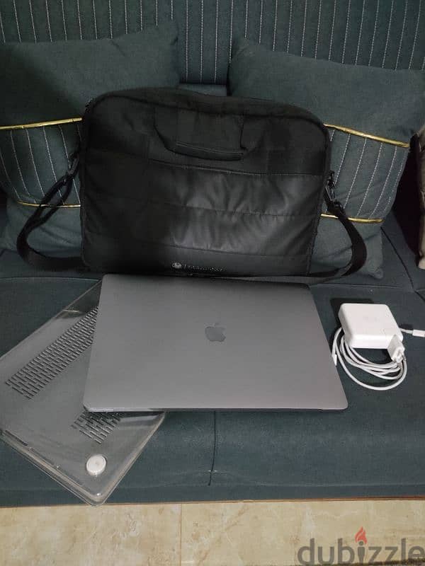 Mac book Pro 16 inch core i9 64 RaM custmioz 2019 0