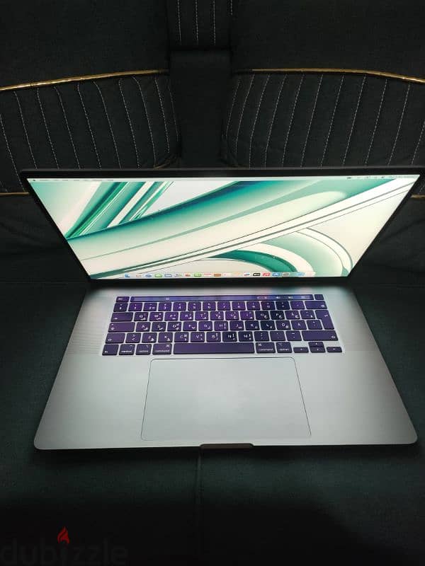 Mac book Pro 16 inch core i9 64 RaM custmioz 2019 6